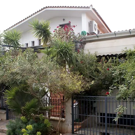 בית כפרי Euripides Studio *