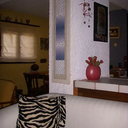 בית כפרי Euripides Studio *